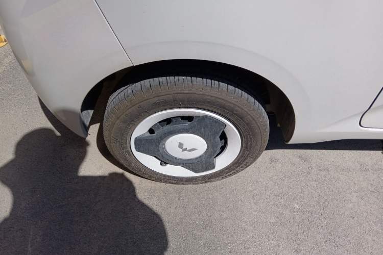 Used Wuling Hongguang MINIEV 2024 3rd Generation 215km Youth Edition Right Rear Wheel Hub