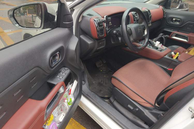 Used Citroen C5 AIRCROSS 2020 400THP Premium Edition Interior 3