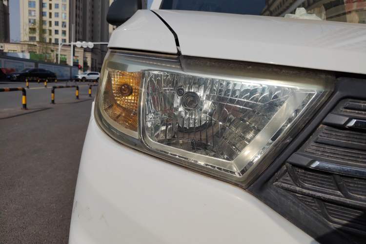 Used Wuling Hongguang V 2019 1.5L Jingqu Version China VI LAR