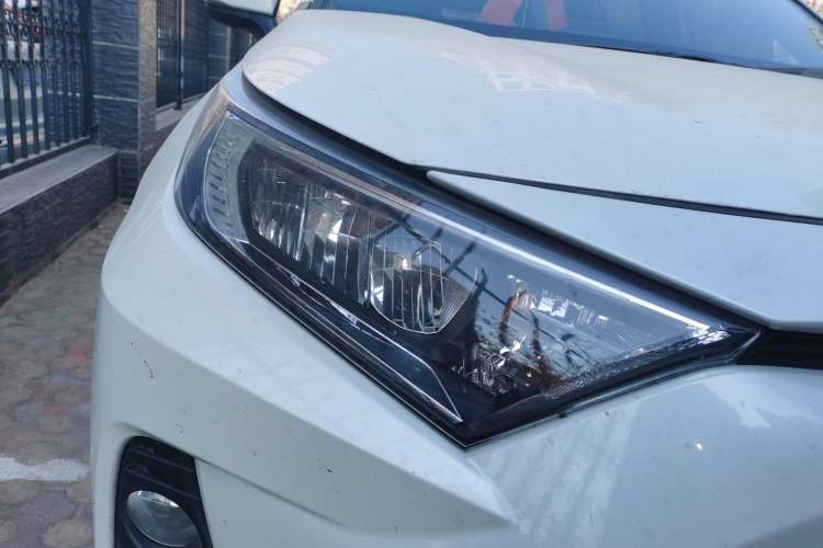 Used Toyota RAV4 2020 2.0L CVT Two-Wheel Drive Fashion PLUS Edition
