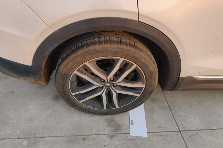 Used Bestune T99 2022 20TD Automatic Sport Premium Edition Right Rear Wheel Hub