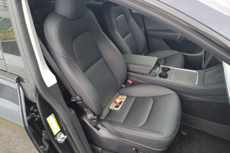 Used Tesla Model Y 2024 Rear-Wheel-Drive Version
