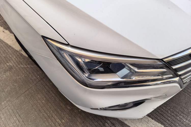 Used Roewe i5 2019 1.5L Manual 4G Connectable Langhao Edition Right Front Headlight