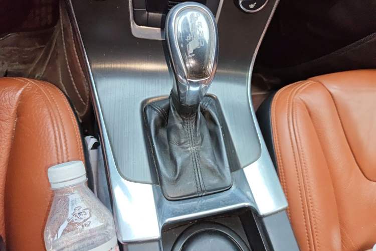 Used Volvo S60 2013 T5 Zhiya Edition Gear Lever