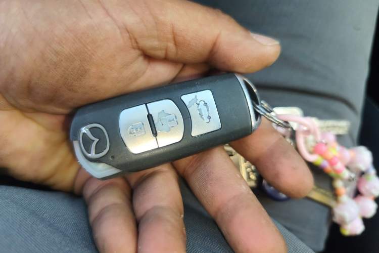 Used Mazda 3 Axela 2016 Sedan 1.5L Automatic Luxury Model