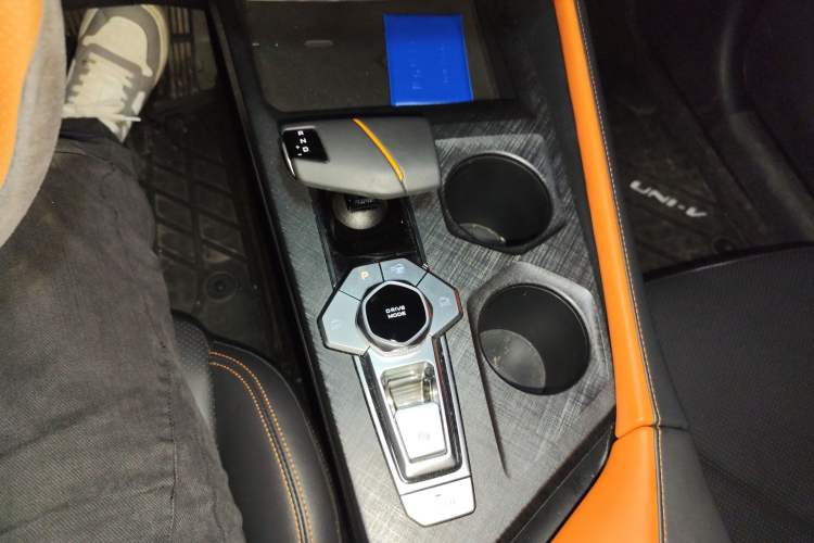 Used CHANGAN UNI-V 2022 1.5T Smart Navigation Version
