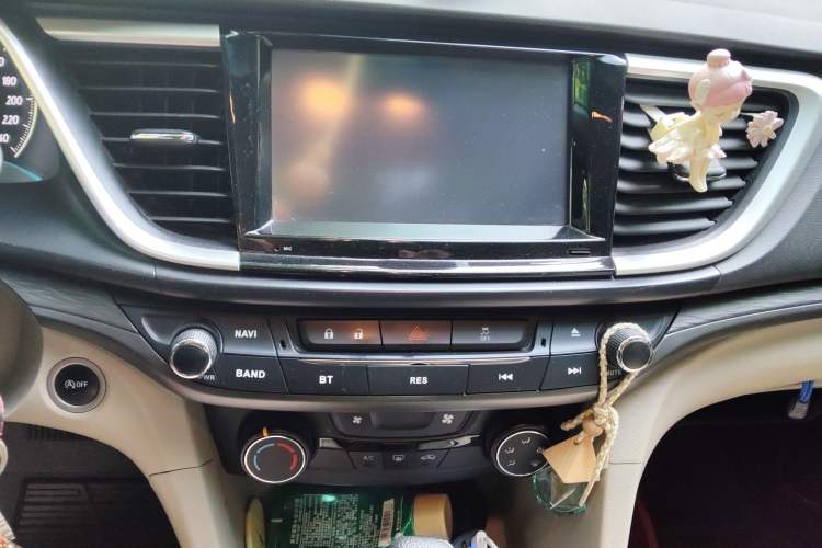 Used Buick GT 2016 15N Automatic Elite Edition Audio And AC Panel