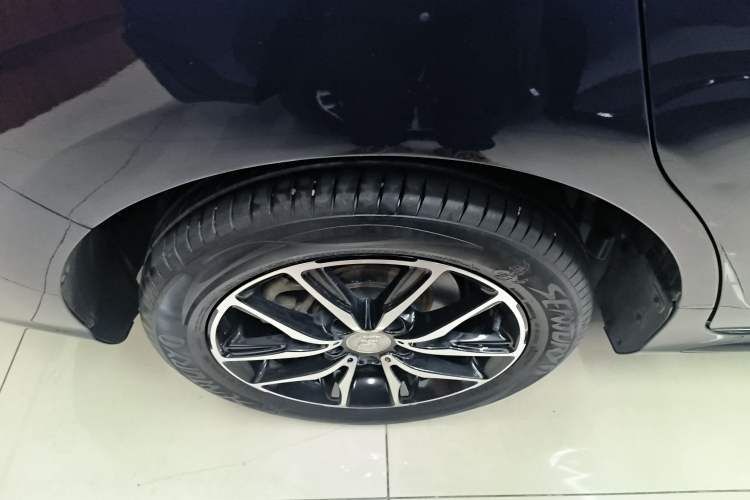 Used BYD Song MAX 2018 1.5T Automatic Smart Connect Elite Model with 6 Seats
