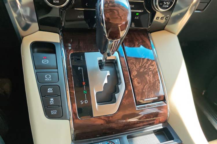 Used Toyota Alphard 2021 Dual-Engine 2.5L Luxury Edition