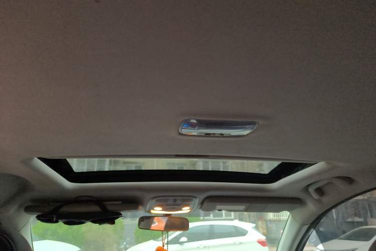 Used Haval M6 2019 1.5T DCT Two-Wheel Drive Value Edition China VI Standard Headliner