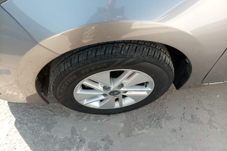 Used Toyota Corolla 2014 1.6L Manual GL Left Front Wheel Hub