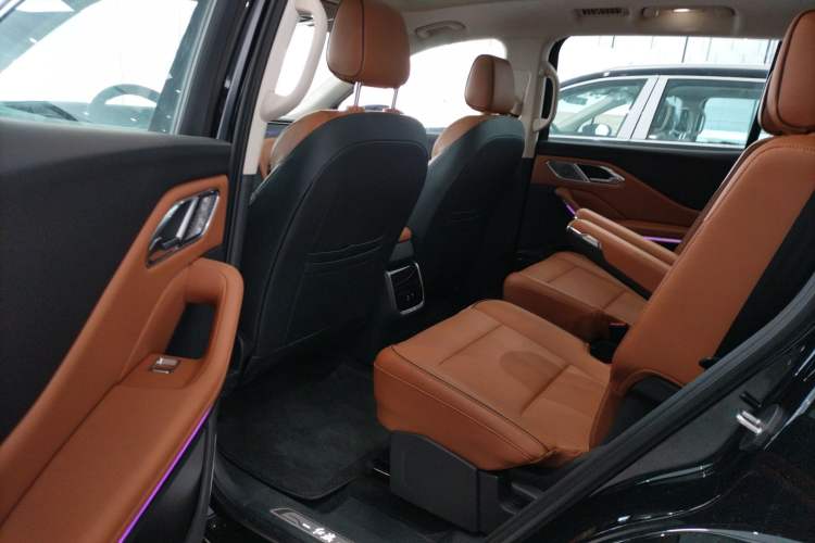 Used Hongqi HS7 PHEV 2025 Model 2.0T PHEV Four-Wheel Drive 2 Million Units Commemorative Edition 6-Seater