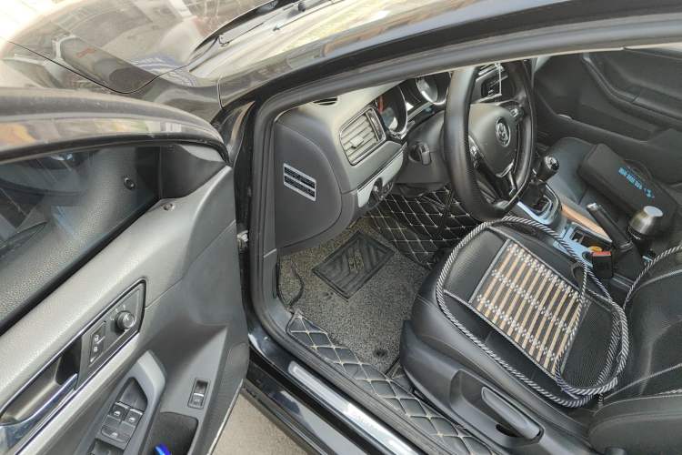 Used Volkswagen Sagitar 2017 1.6L Manual Comfort Model
