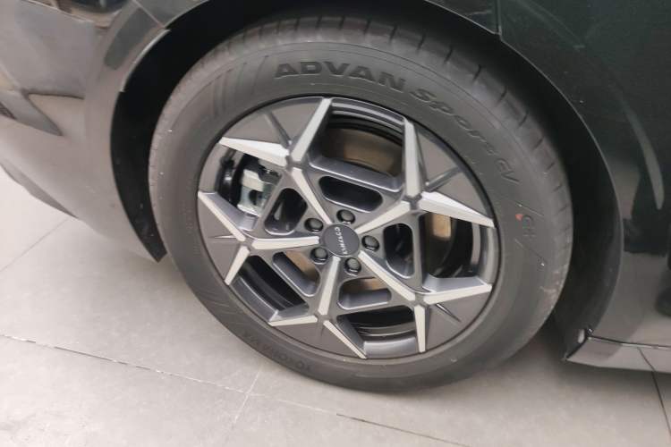 Used Lynk & Co Z10 2025 71 kWh 602 km Range Rear-Wheel Drive Pro
