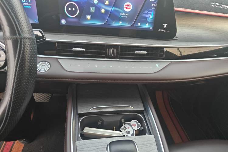 Used Chery Tiggo 8 PRO 2022 390T Two-Wheel Drive Haohan Edition 7-Seater Audio And AC Panel