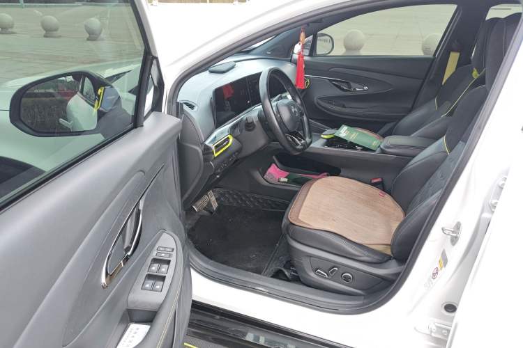 Used CHANGAN UNI-T 2022 1.5T Sport Edition Flagship Version Driver Seat