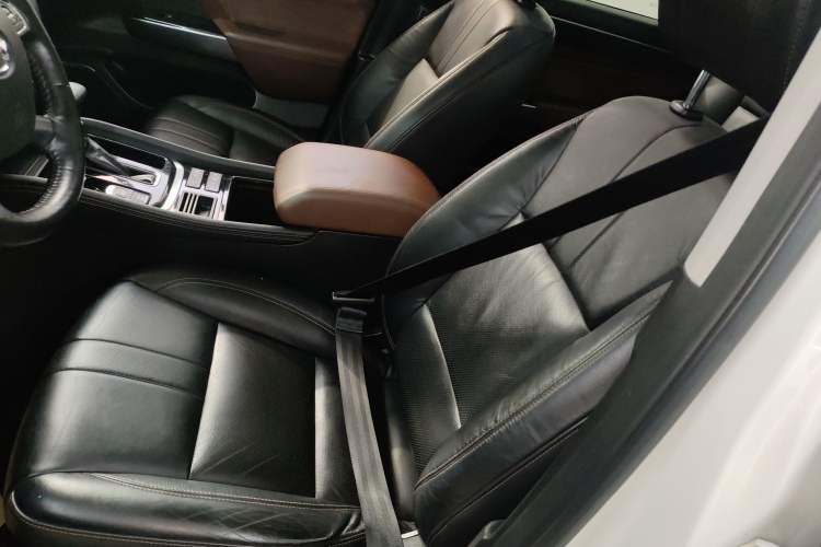 Used GAC Trumpchi GS8 2017 320T Two-Wheel Drive Luxury Smart Connectivity Version (7 Seats)