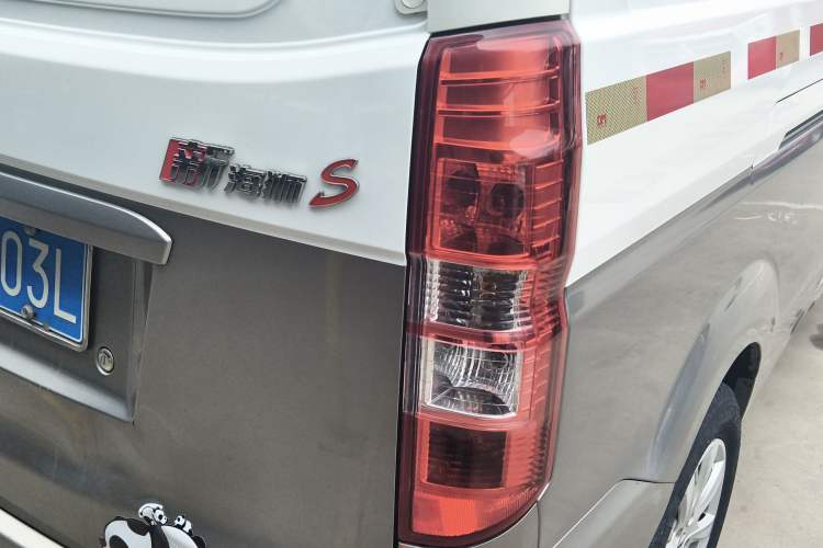 Used Jinbei New Hiace S 2019 1.5L Van Wealth Edition China VI SWC15M Right Rear Taillight