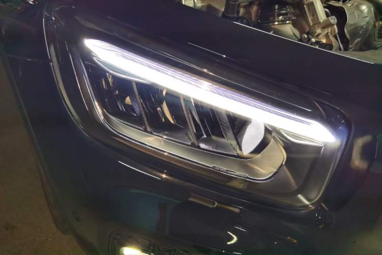 Used Mercedes-Benz GLB 2025 GLB 220 4MATIC Right Front Headlight