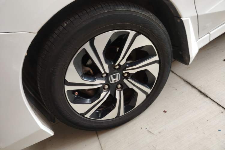 Used Honda Crider 2016 1.8L CVT Luxury Edition Exterior 2