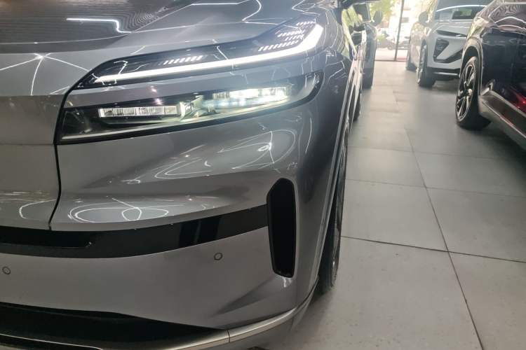 Used ONVO Luxeed L90 2025 Model—Max Six-Seater Version