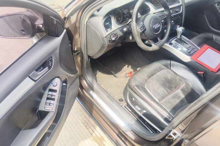 Used Audi A4L 2016 35 TFSI Collector's Edition Automatic Standard Model

