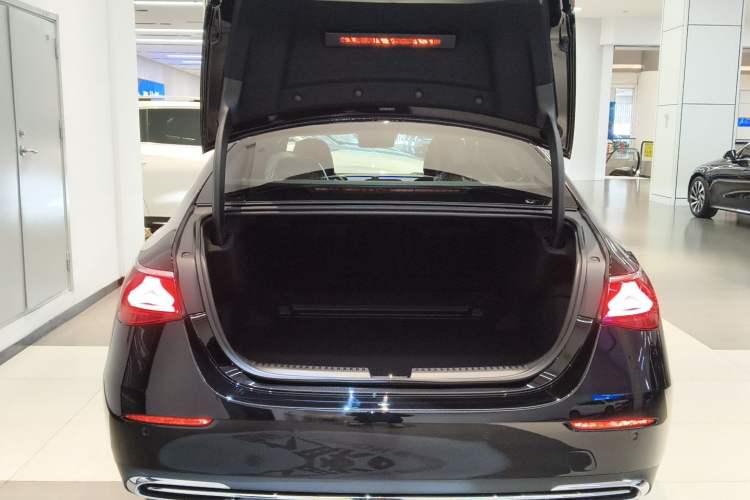 Used Mercedes-Benz E-Class 2026 E 300 L Luxury
