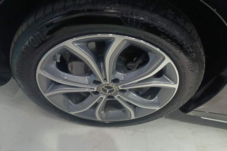 Used Mercedes-Benz E-Class 2023 Restyled E 300 L Sporty and Stylish Edition
