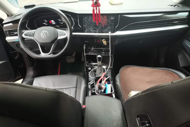 Used Volkswagen Passat 2022 330TSI Elite Edition Center Console