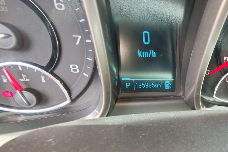 Used Chevrolet Malibu 2012 2.0L Automatic Luxury Edition Odometer Close Up