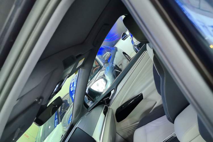 Used Volkswagen ID.4 CROZZ 2021 Long-Range Lite PRO Two-Wheel Drive Version