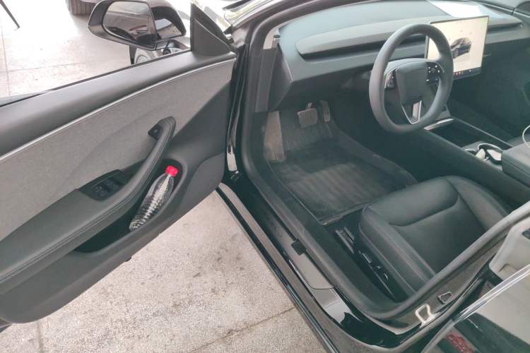 Used Tesla Model 3 2023 Rear-Wheel-Drive Version
