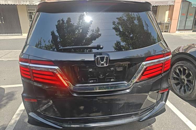Used Honda Elysion 2016 2.4L Style Edition
