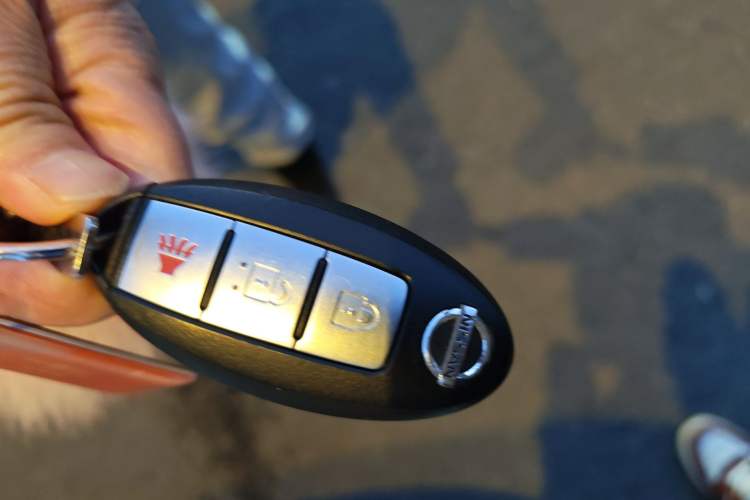 Used Nissan Tiida 2011 1.6L CVT Smart Version Vehicle Key