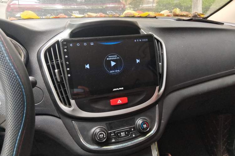 Used Baojun 560 2015 1.8L Manual Elite Edition Audio And AC Panel