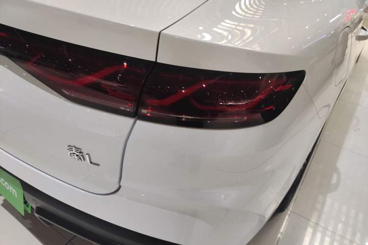 Used BYD Qin L 2024 DM-i 120KM Excellence Model
