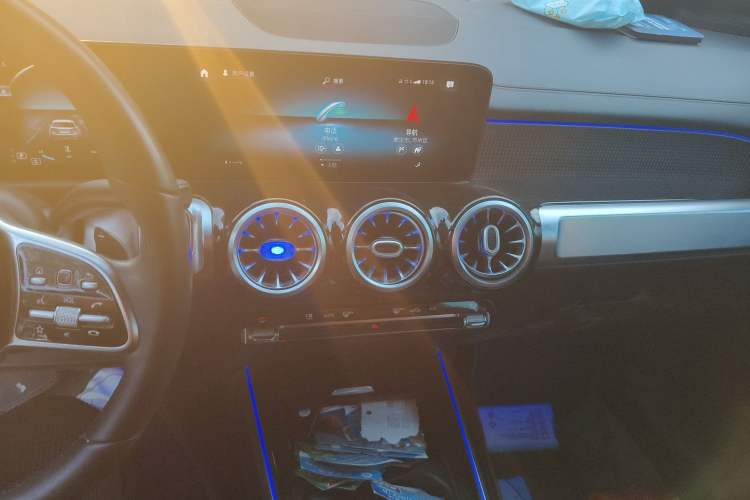 Used Mercedes-Benz GLB 2021 GLB 200 Dynamic Edition Audio And AC Panel