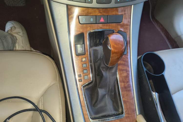 Used Buick LaCrosse 2011 2.4L SIDI Elegant Edition Gear Lever