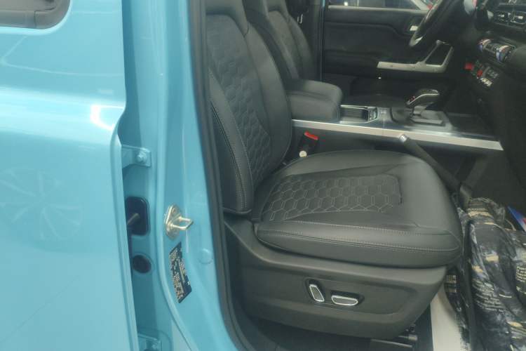 Used 212 T01 2025 2.0T Changfeng