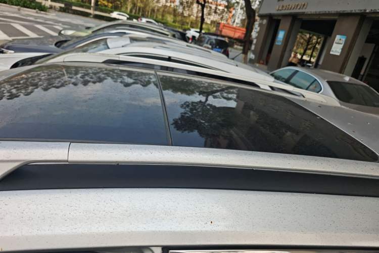 Used Nissan X-Trail 2014 2.5L CVT Leading Edition 4WD
