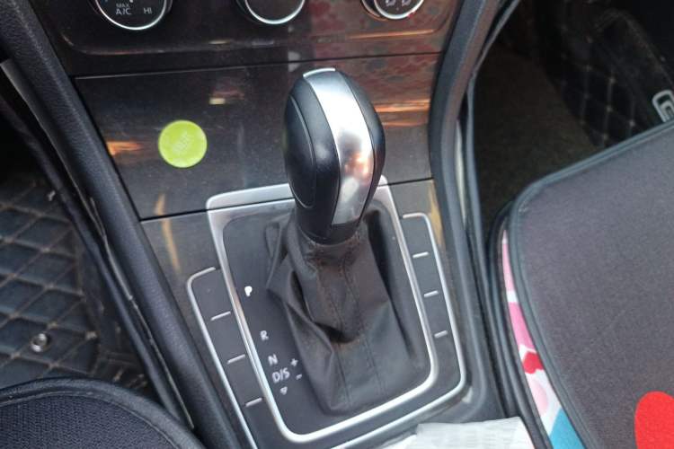 Used Volkswagen Golf 2019 1.6L Automatic Comfort Model China V Standard Gear Lever