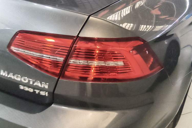 Used Volkswagen Magotan 2017 330TSI DSG Leading Model
