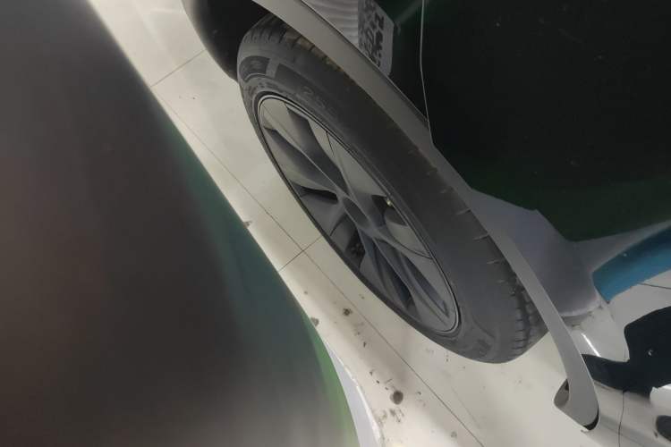 Used Tesla Model Y 2023 Long-Range All-Wheel-Drive Version
