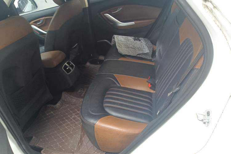 Used Soueast DX7 2015 1.5T Manual Luxury Model
