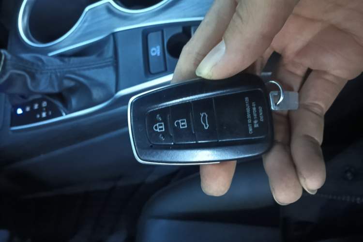 Used Toyota Camry 2021 2.0G Luxury Edition
