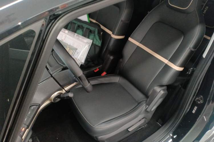 Used Baojun KiWi EV 2022 Artist Lite Edition Ternary Lithium Left Front Seat