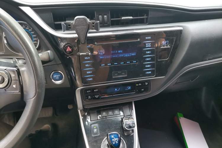 Used Toyota Corolla 2017 Revised Dual-Engine 1.8L E-CVT Leading Edition Audio And AC Panel