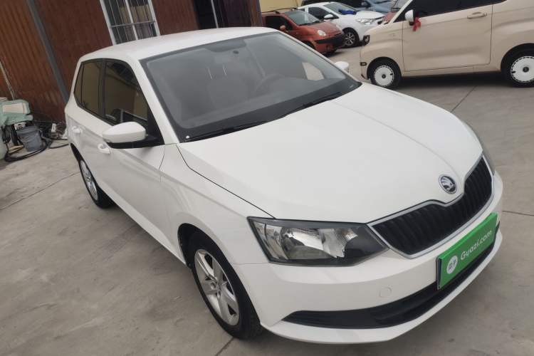 Used Skoda Fabia 2017 1.4L Automatic Car Enjoy Edition Front Right 45 Deg