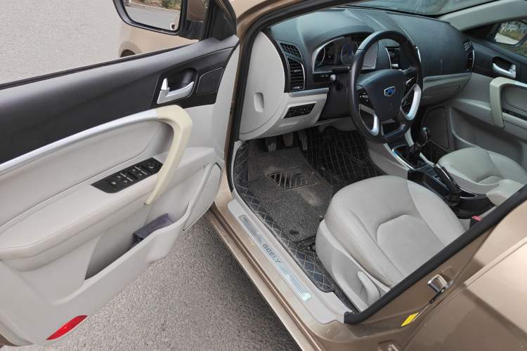 Used Geely Auto Emgrand 2014 Sedan 1.5L Manual Elite Model
