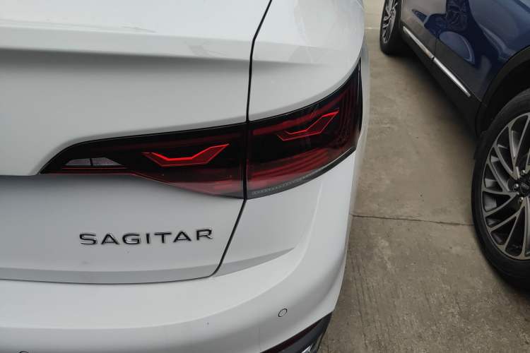 Used Volkswagen Sagitar 2025 Facelift 200TSI DSG Flyover Edition Right Rear Taillight